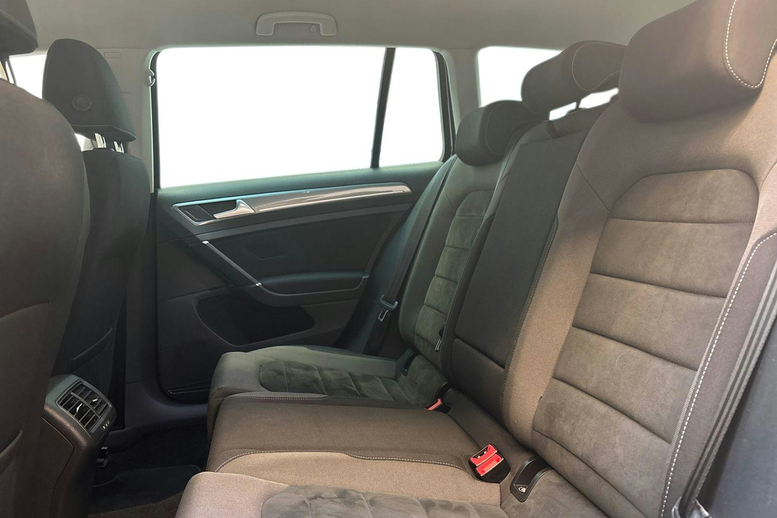 punainen Volkswagen Golf 2017 kuva 8.