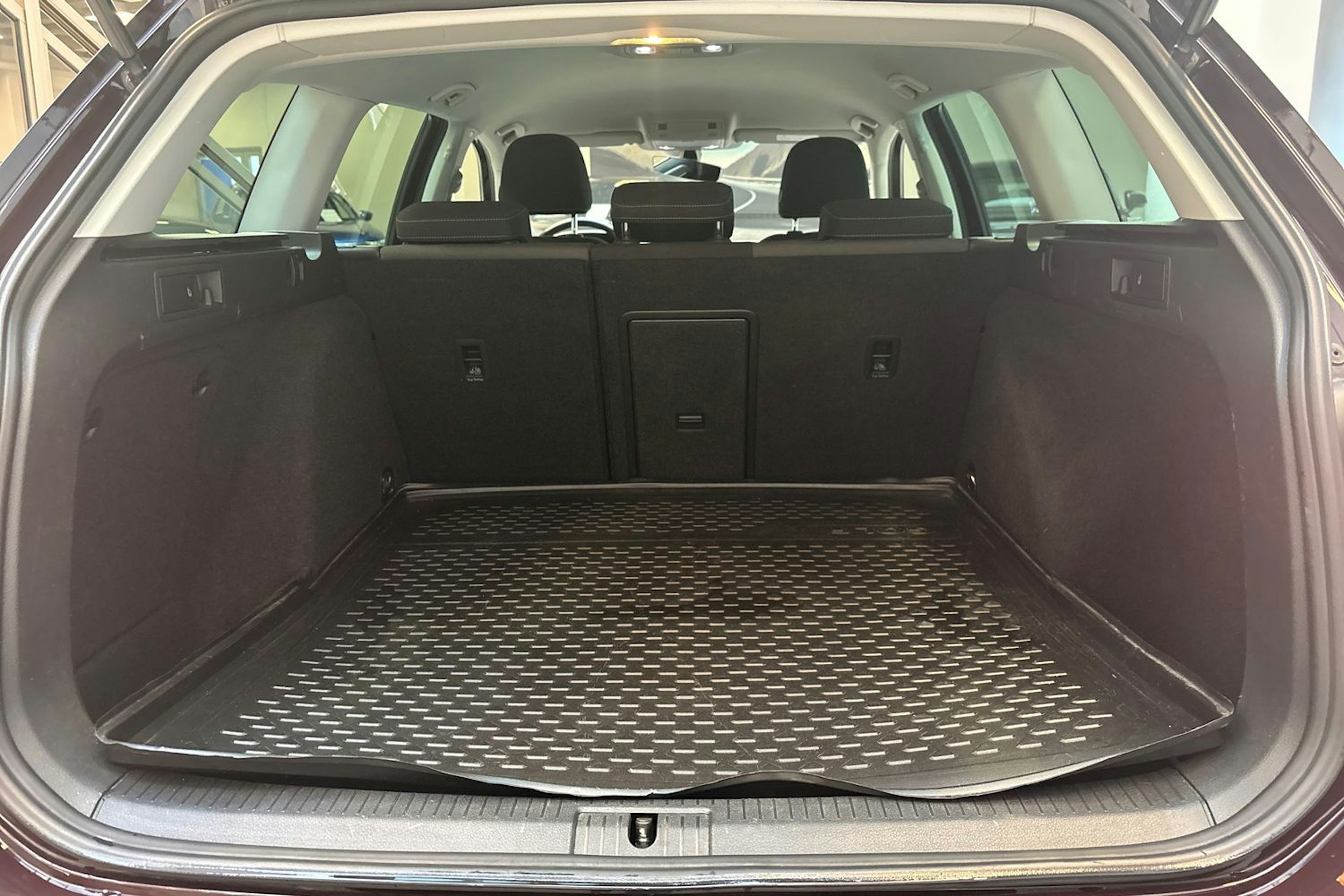 punainen Volkswagen Golf 2017 kuva 11.