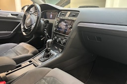 punainen Volkswagen Golf 2017 kuva 14.