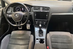 punainen Volkswagen Golf 2017 kuva 15.