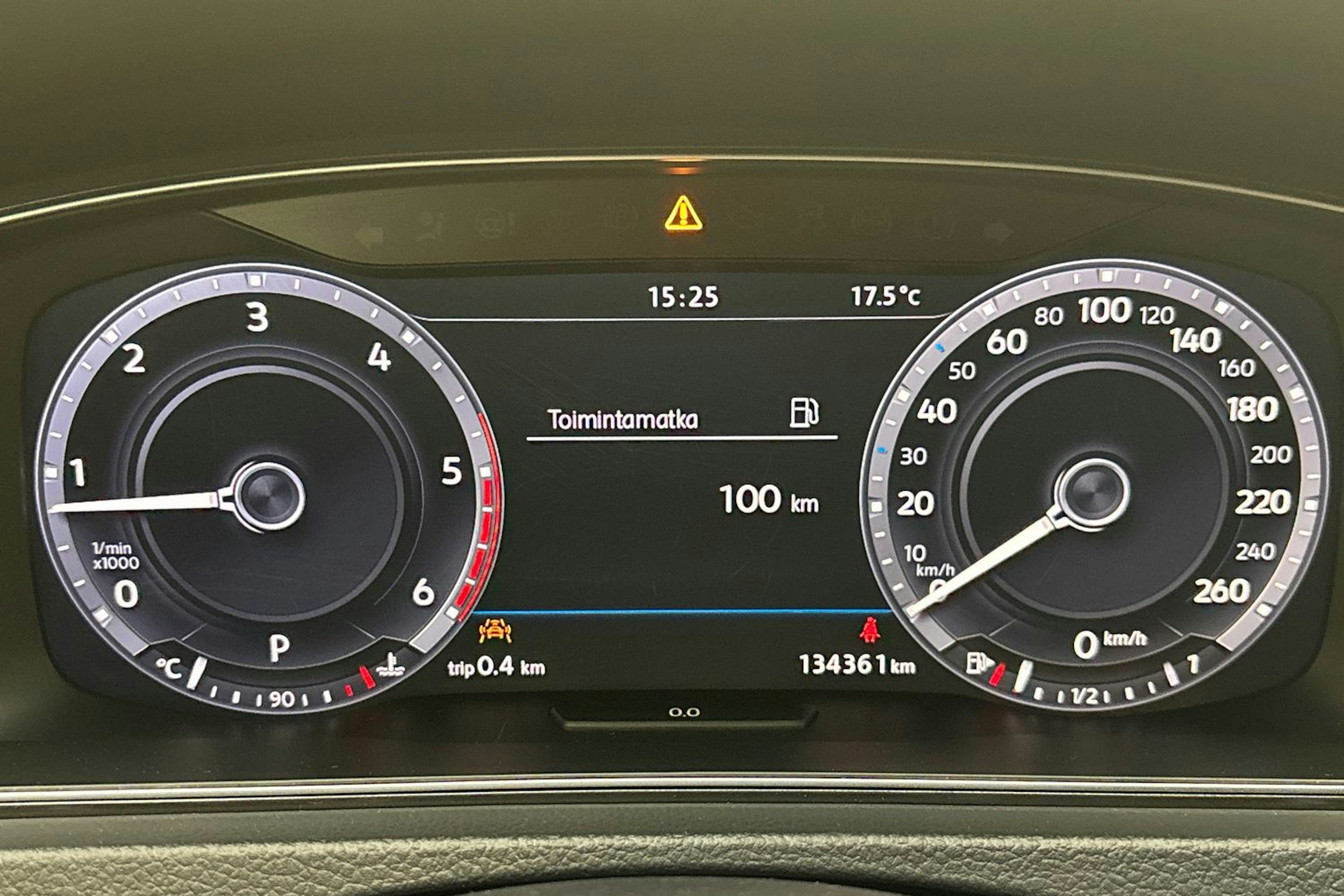 punainen Volkswagen Golf 2017 kuva 18.