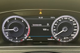 punainen Volkswagen Golf 2017 kuva 18.