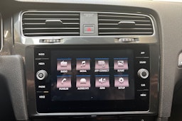 punainen Volkswagen Golf 2017 kuva 19.