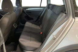harmaa Volkswagen Golf 2017 kuva 8.