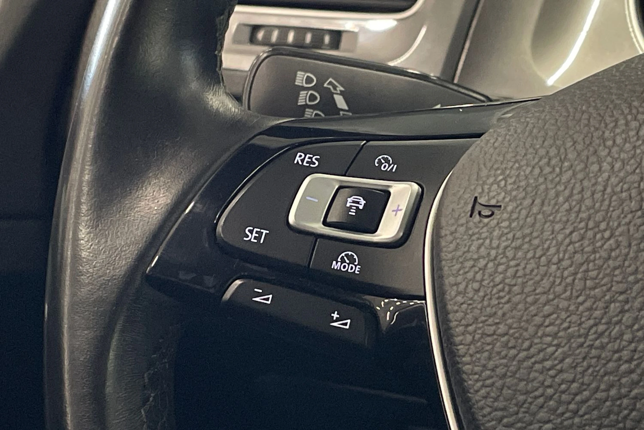 harmaa Volkswagen Golf 2017 kuva 14.