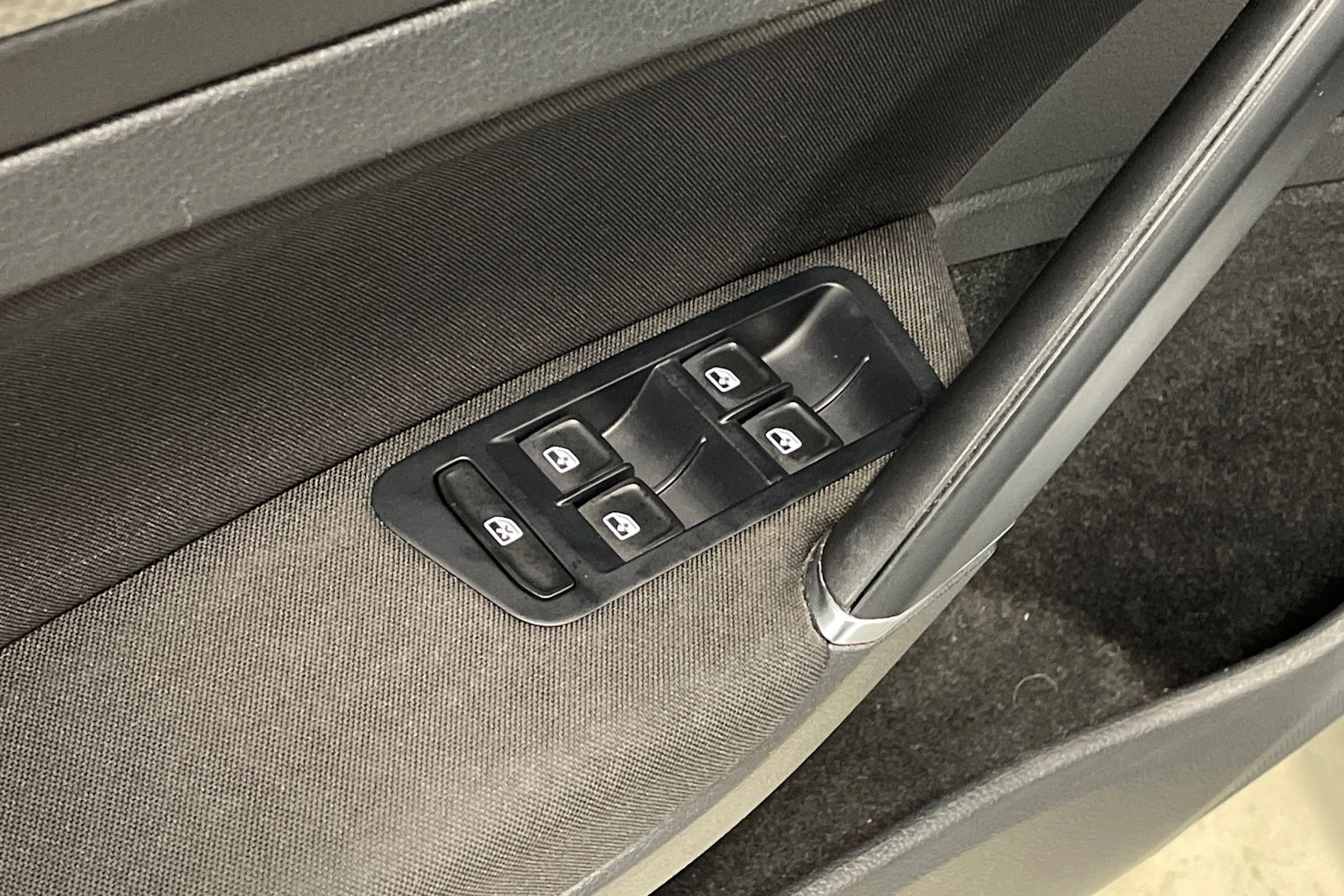 harmaa Volkswagen Golf 2017 kuva 26.