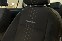 harmaa Volkswagen Golf 2017 kuva 30.