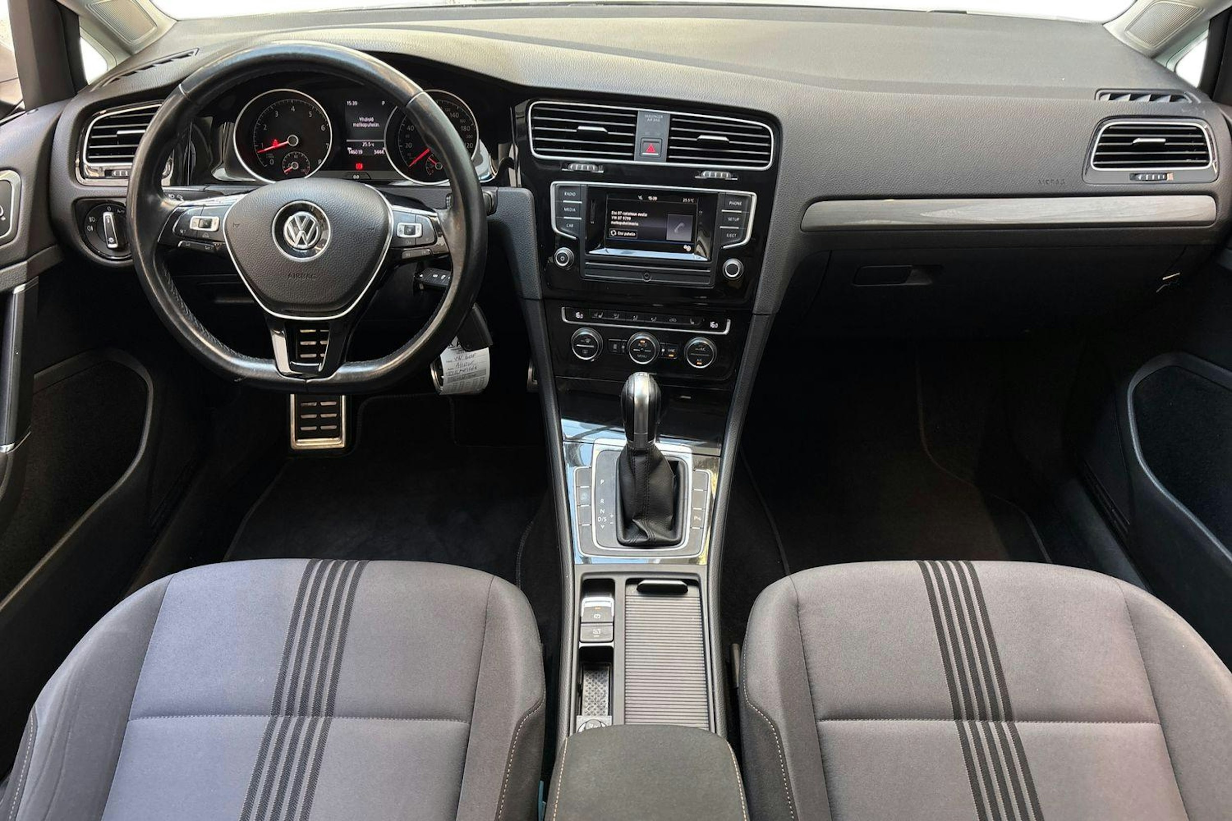 valkoinen Volkswagen Golf 2017 kuva 9.