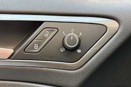 valkoinen Volkswagen Golf 2017 kuva 17.