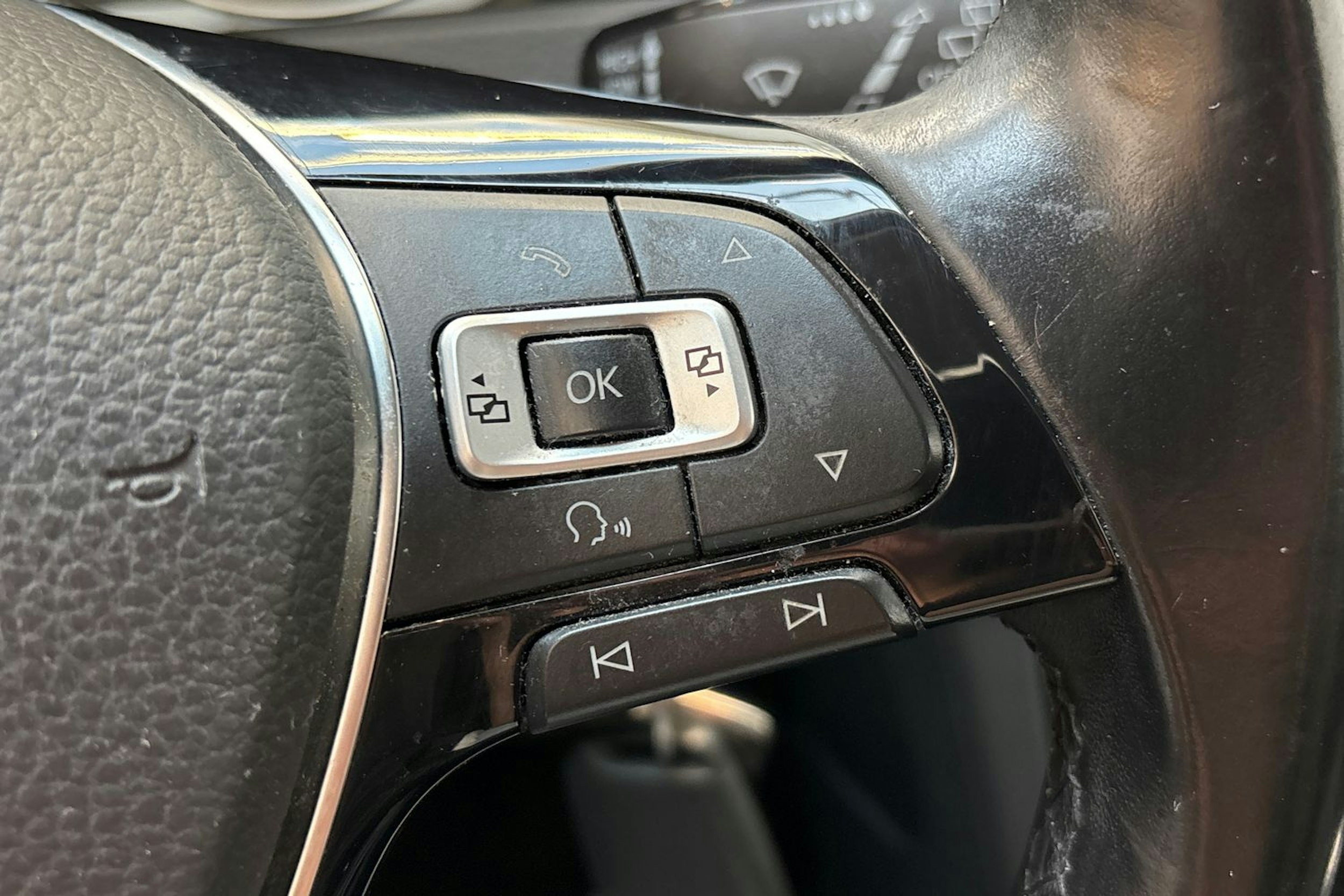 valkoinen Volkswagen Golf 2017 kuva 21.