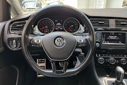 valkoinen Volkswagen Golf 2017 kuva 22.