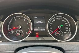 valkoinen Volkswagen Golf 2017 kuva 23.