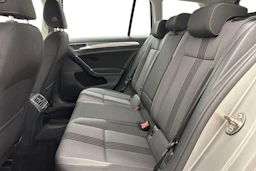 harmaa Volkswagen Golf 2017 kuva 8.