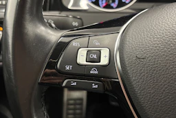 harmaa Volkswagen Golf 2017 kuva 13.