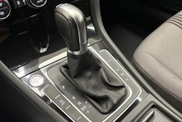 harmaa Volkswagen Golf 2017 kuva 17.