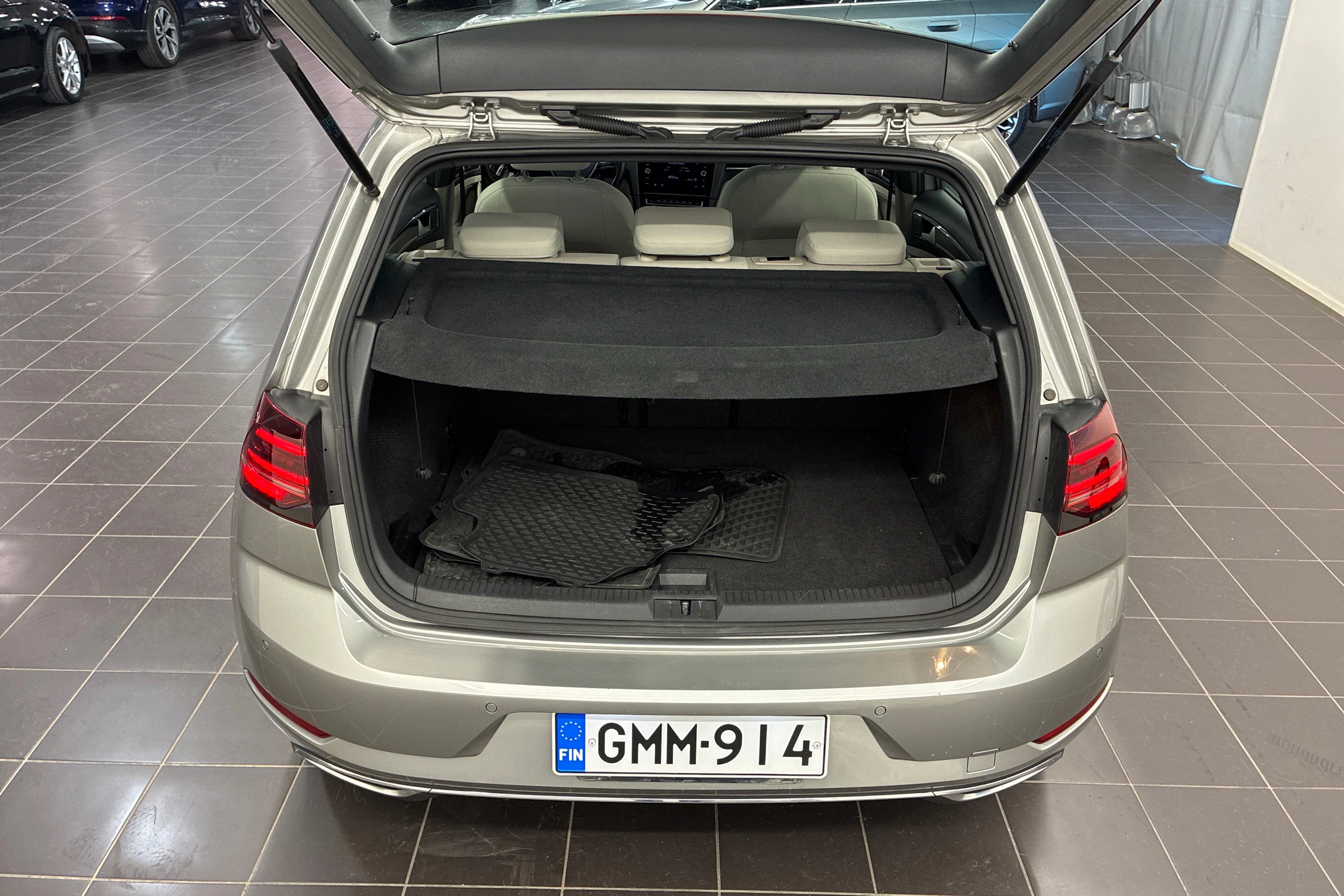 met. harmaa Volkswagen Golf 2017 kuva 15.