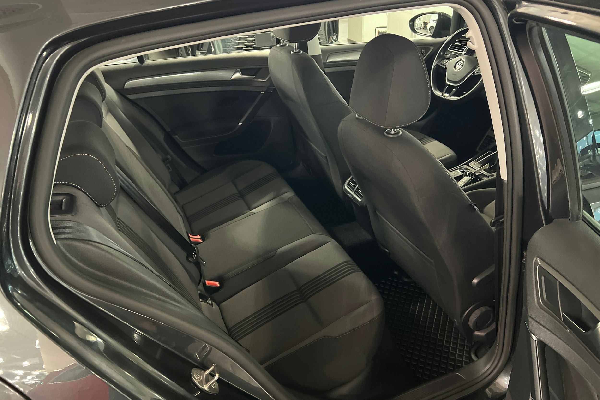 harmaa Volkswagen Golf 2017 kuva 15.