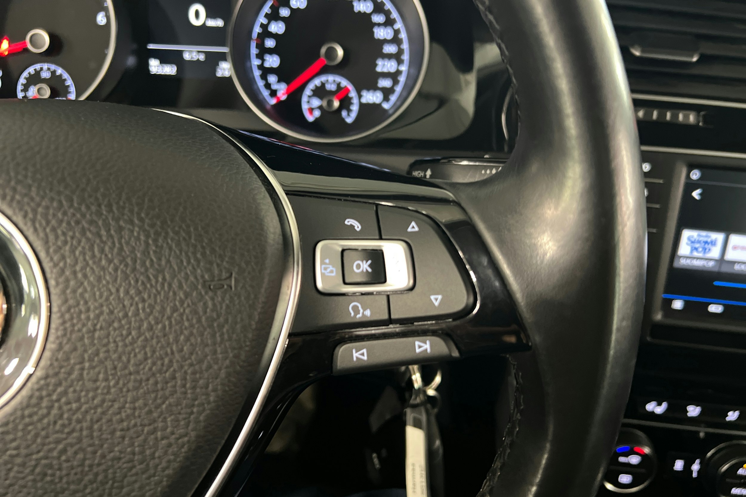 harmaa Volkswagen Golf 2017 kuva 19.