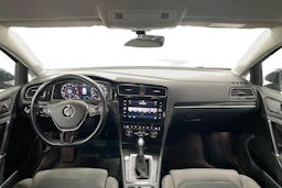 harmaa Volkswagen Golf 2018 kuva 7.