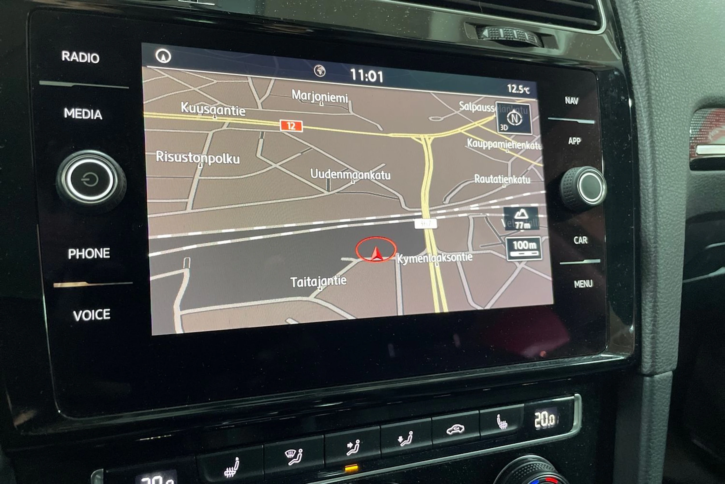 harmaa Volkswagen Golf 2018 kuva 12.