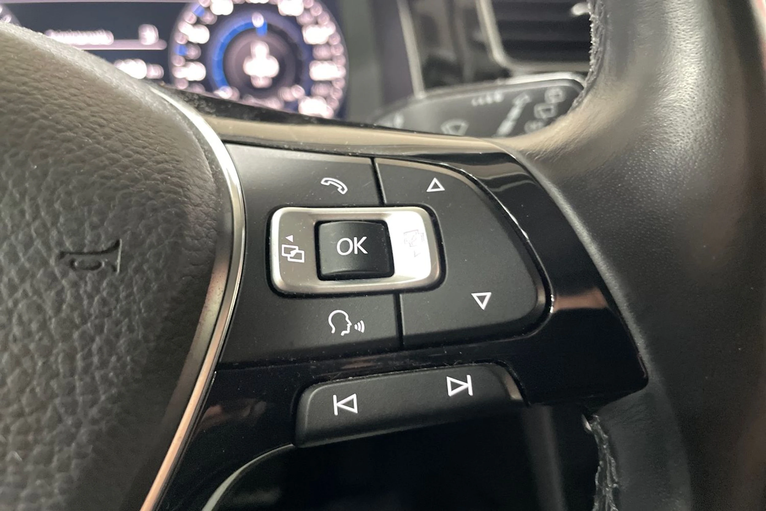 harmaa Volkswagen Golf 2018 kuva 18.
