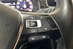 harmaa Volkswagen Golf 2018 kuva 18.