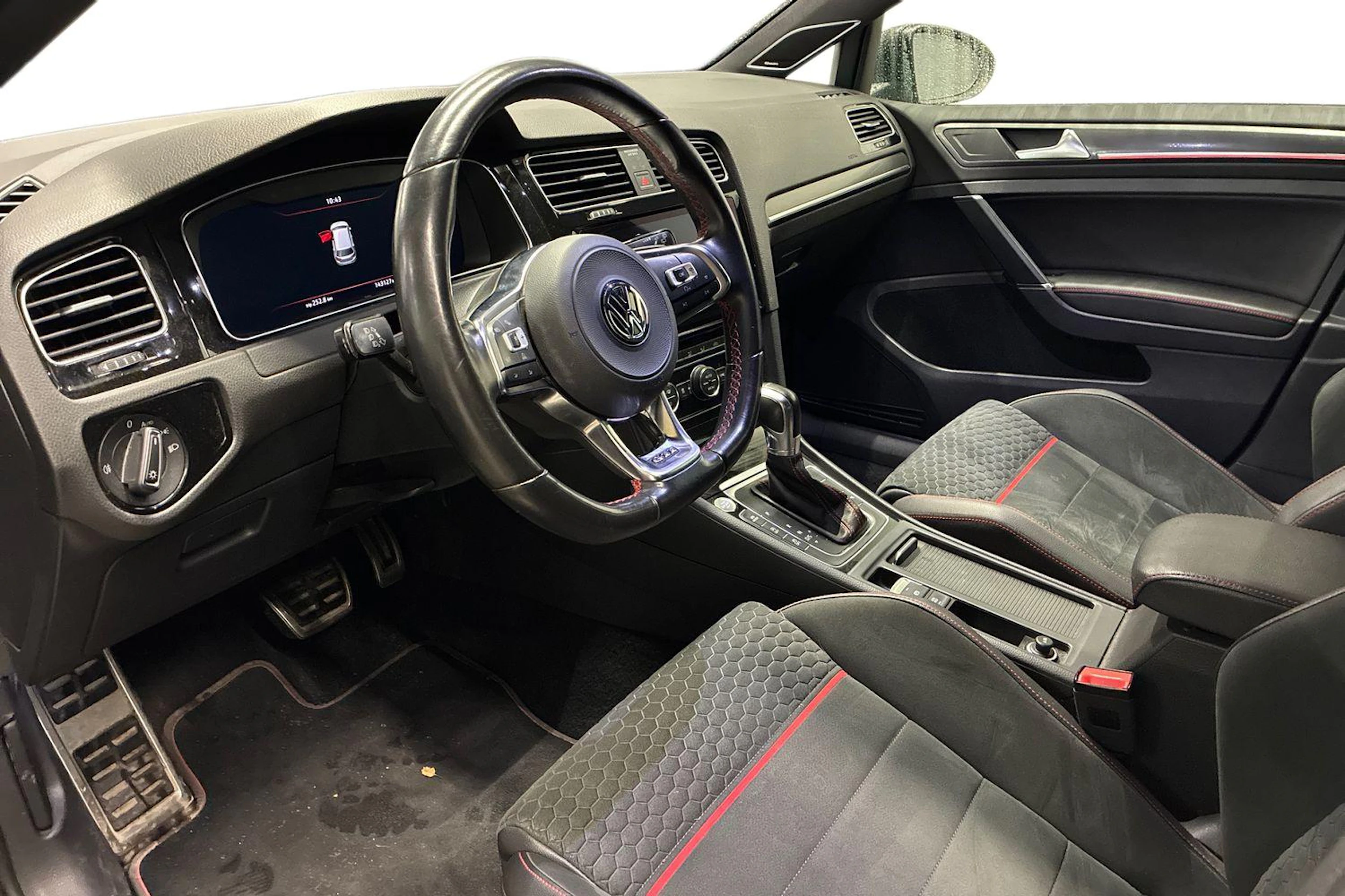 musta Volkswagen Golf 2017 kuva 3.