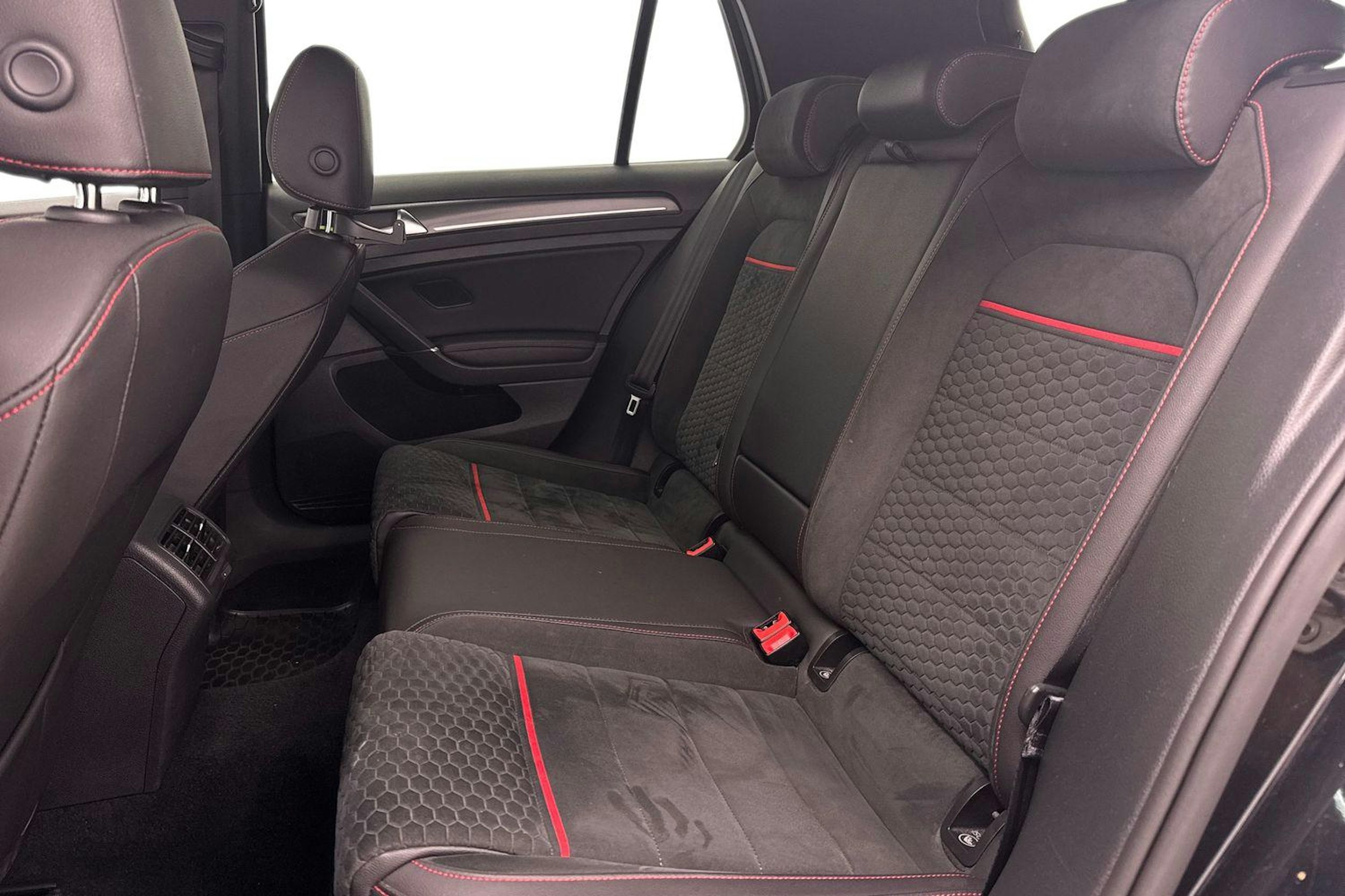 musta Volkswagen Golf 2017 kuva 10.