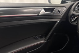 musta Volkswagen Golf 2017 kuva 18.