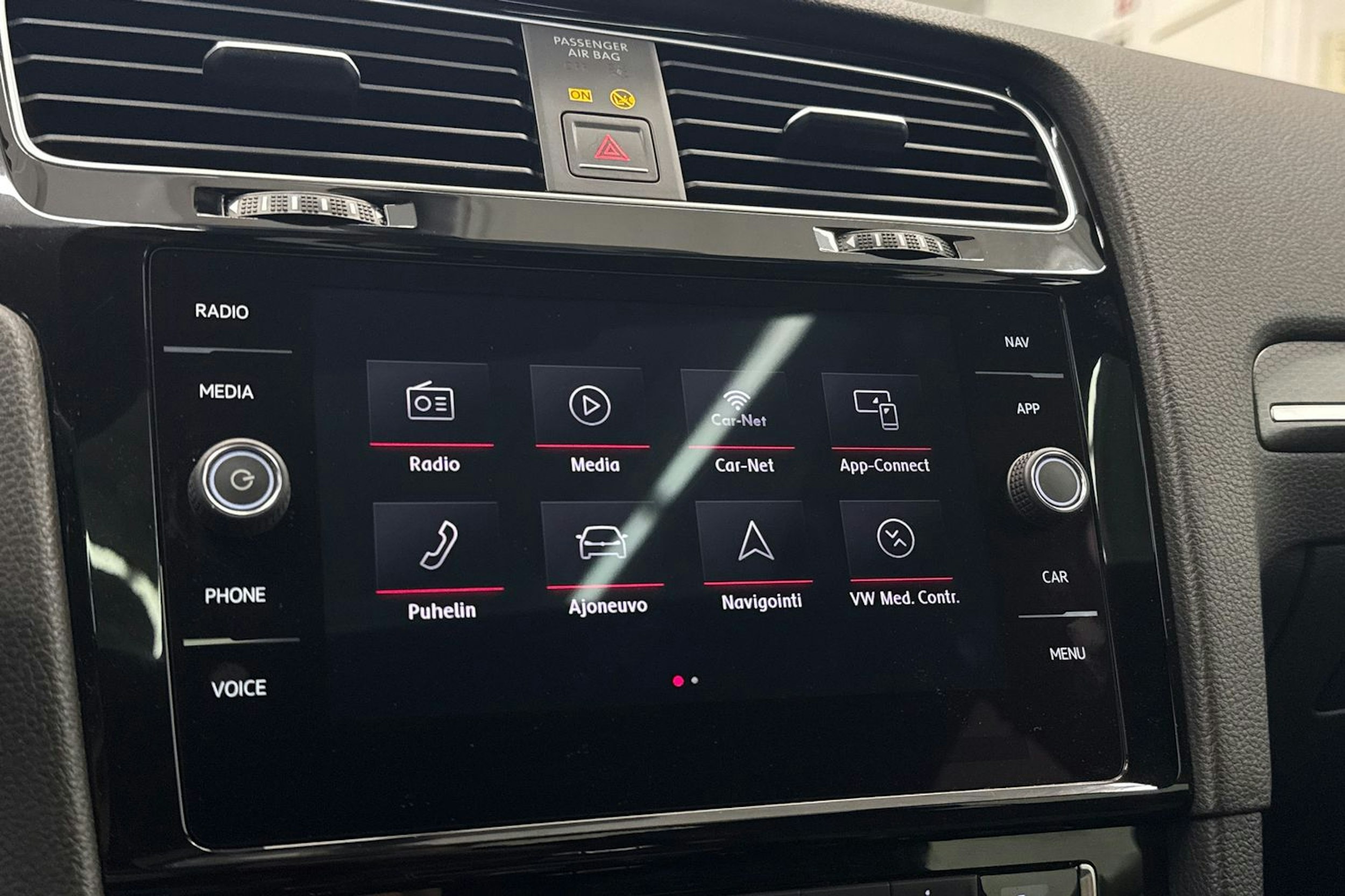 musta Volkswagen Golf 2017 kuva 24.