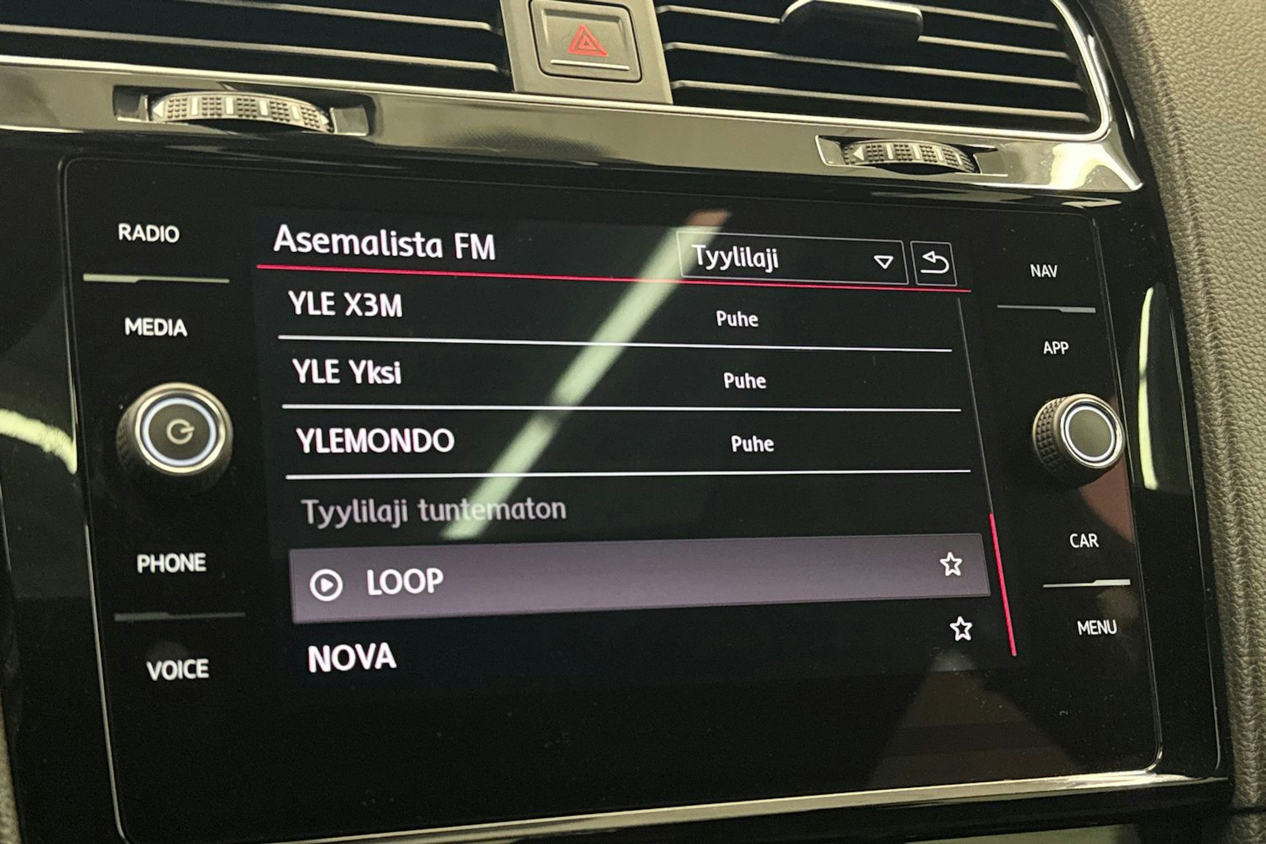 musta Volkswagen Golf 2017 kuva 26.