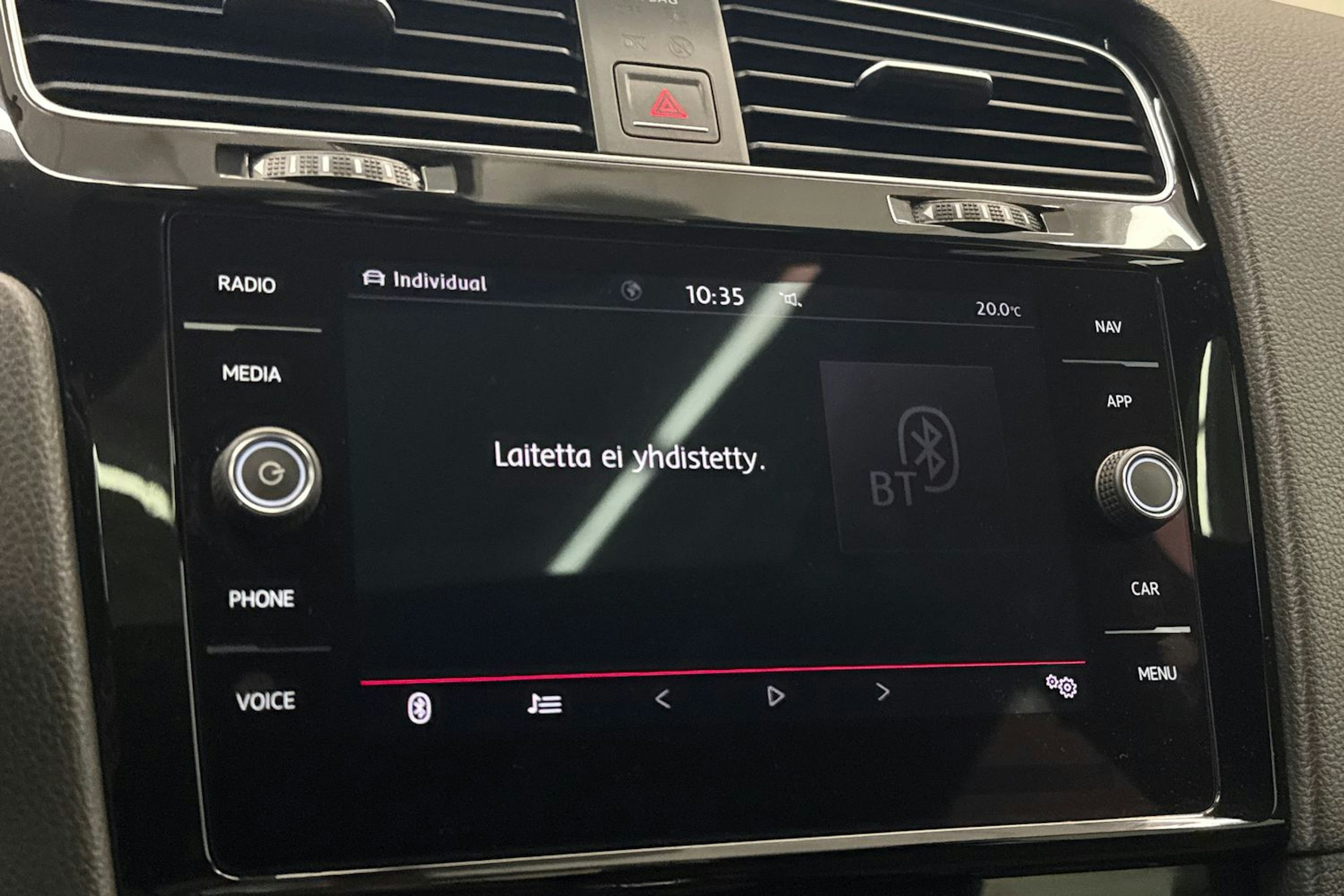 musta Volkswagen Golf 2017 kuva 27.