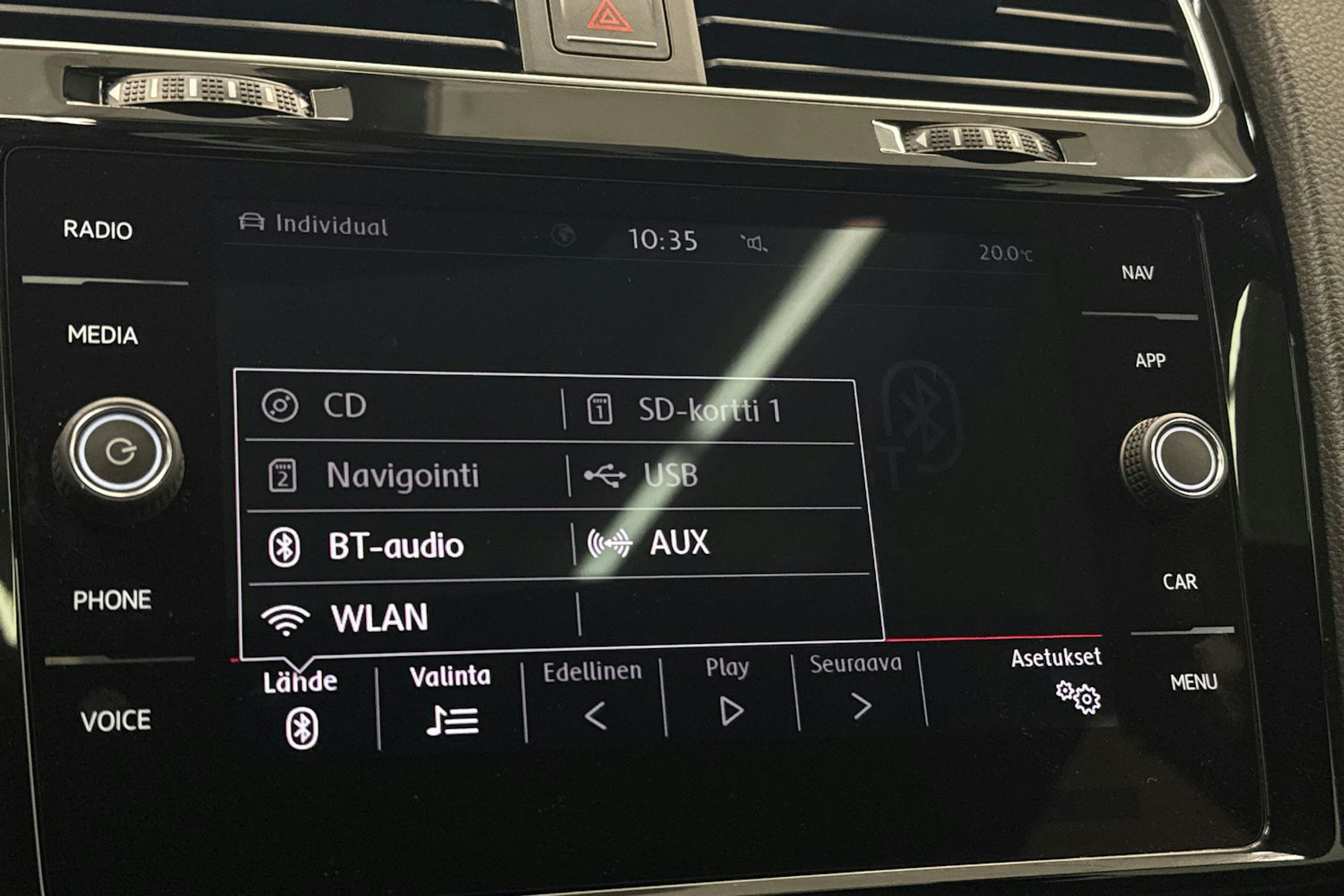 musta Volkswagen Golf 2017 kuva 28.