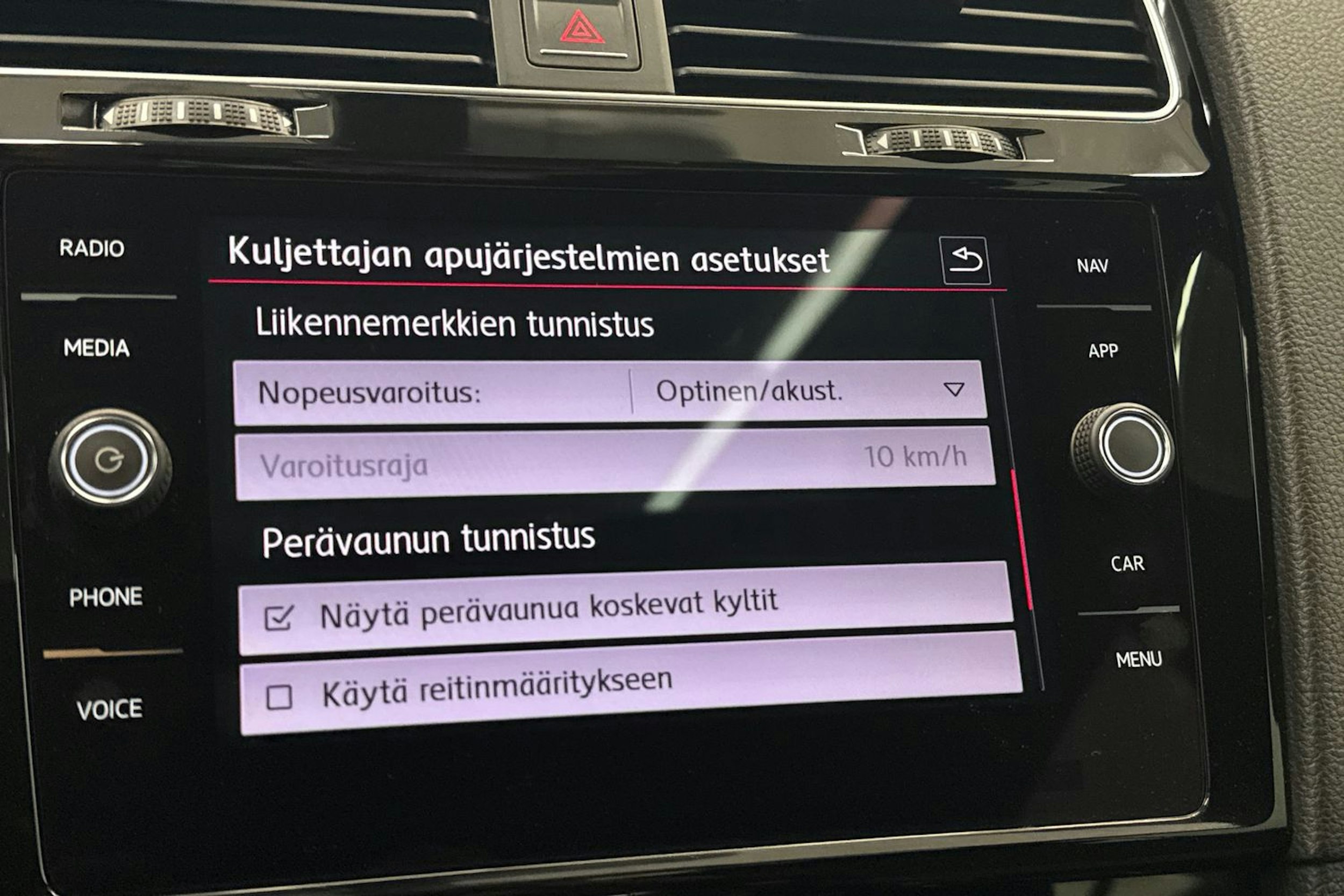 musta Volkswagen Golf 2017 kuva 31.