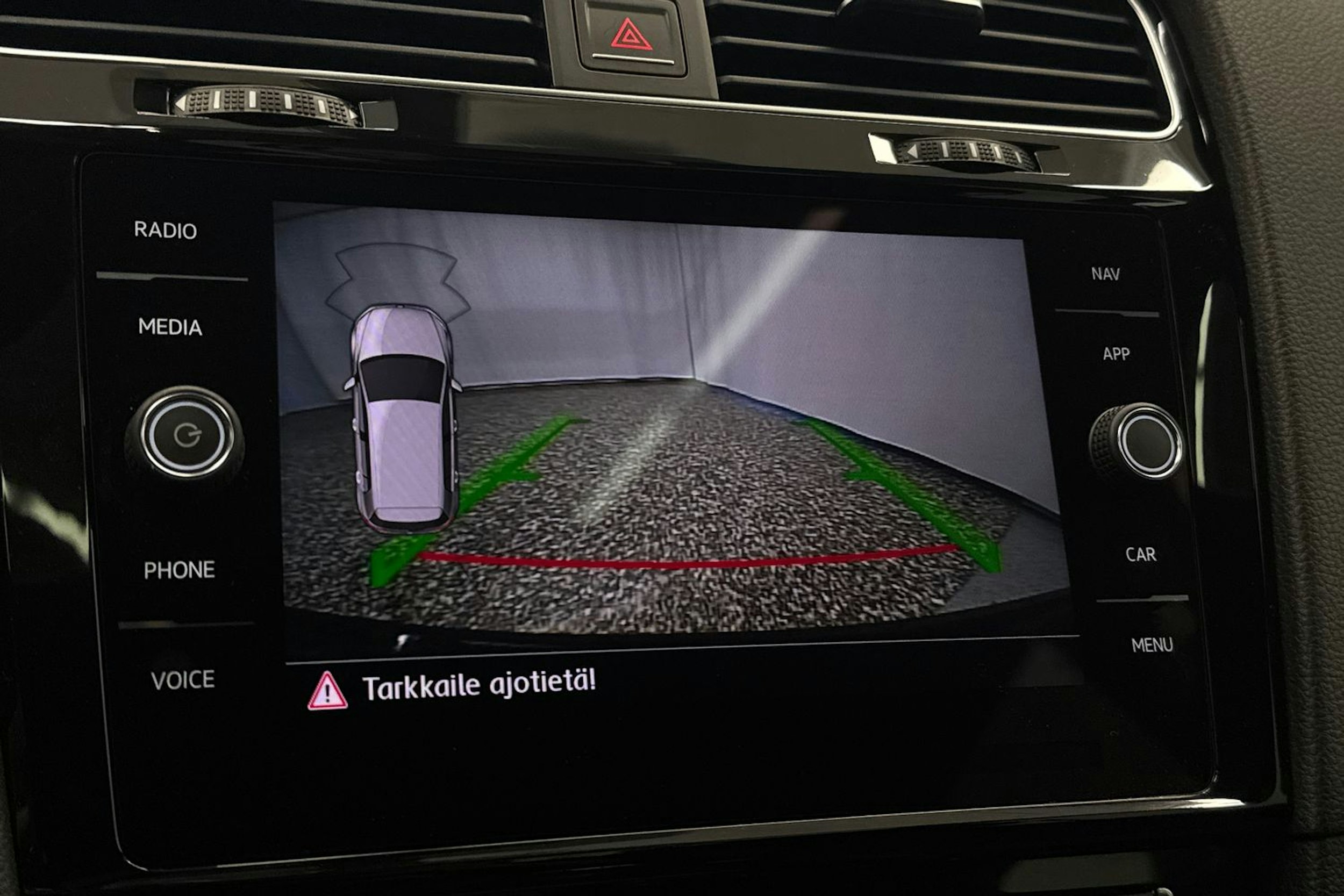 musta Volkswagen Golf 2017 kuva 32.