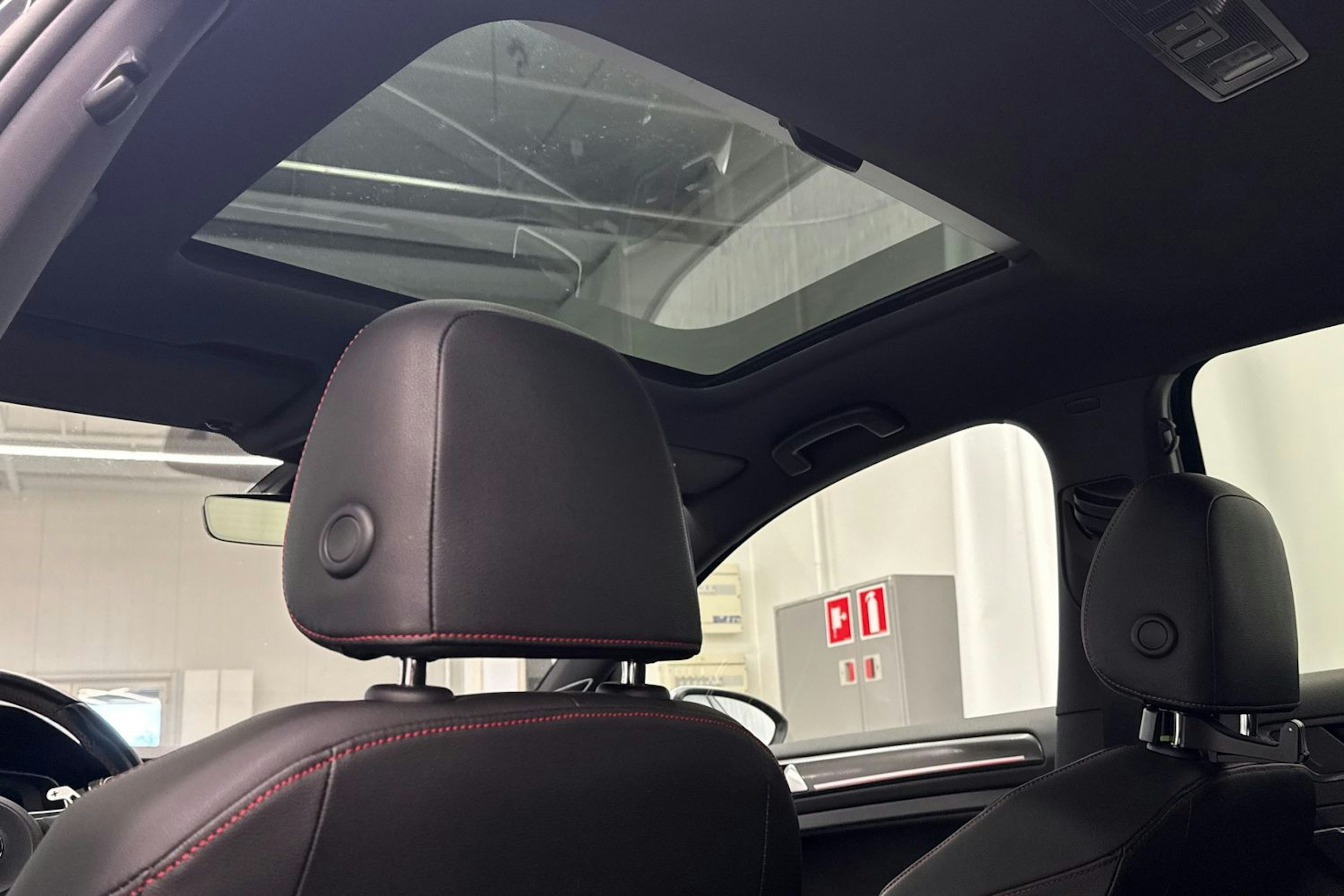 musta Volkswagen Golf 2017 kuva 33.