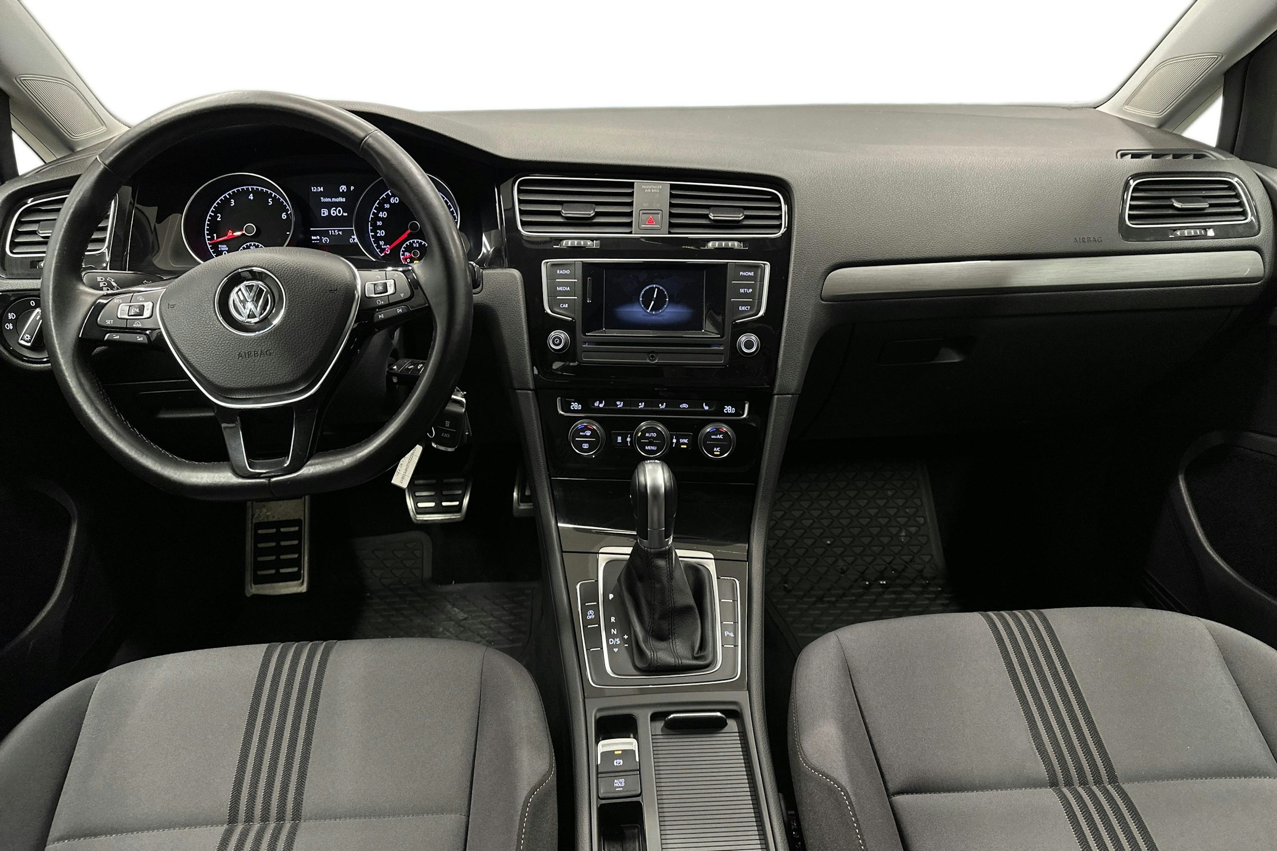 harmaa Volkswagen Golf 2017 kuva 9.