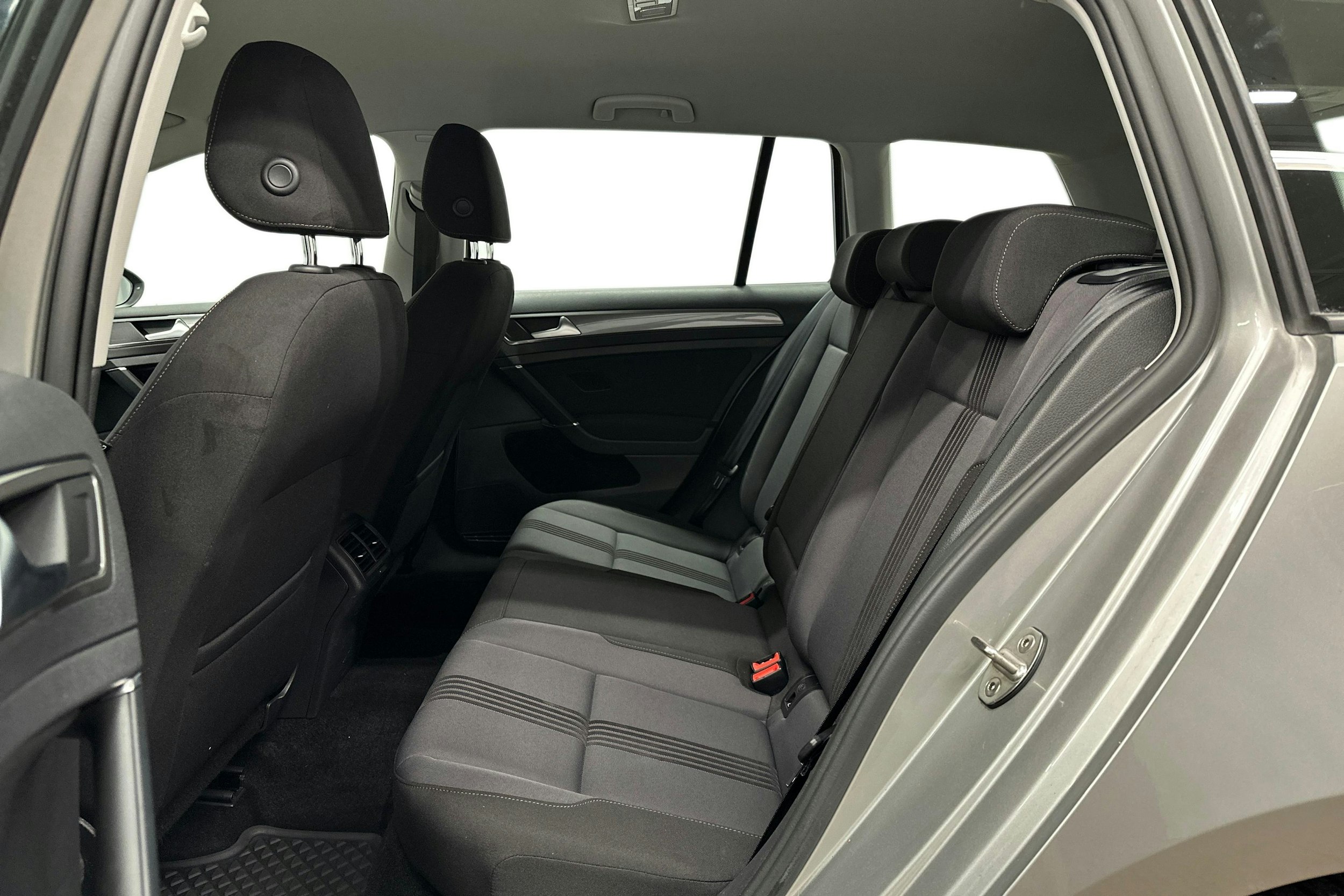 harmaa Volkswagen Golf 2017 kuva 10.