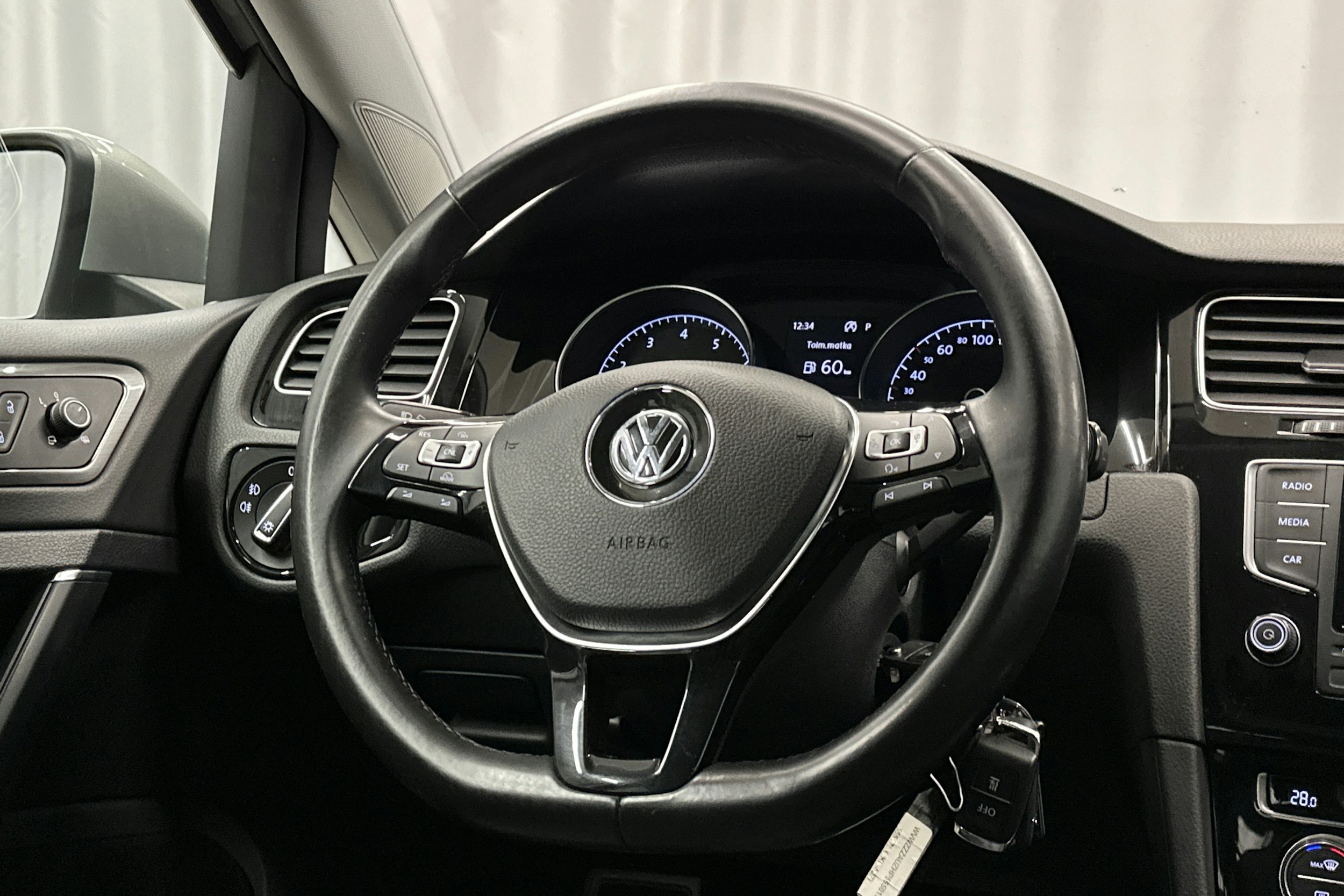 harmaa Volkswagen Golf 2017 kuva 15.