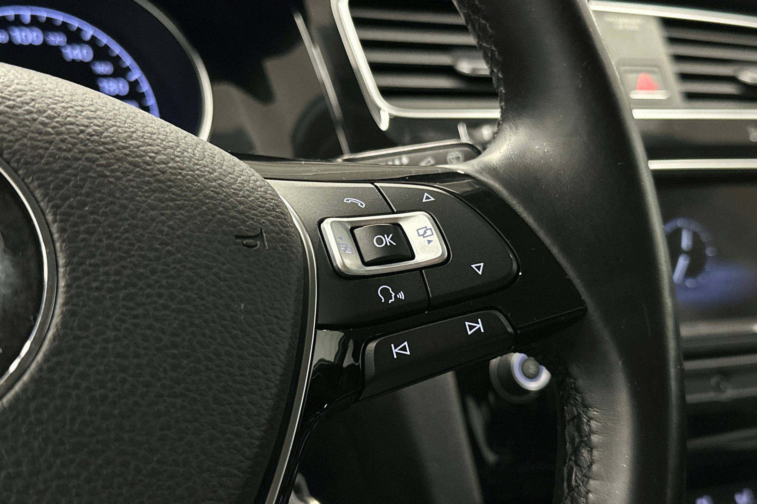 harmaa Volkswagen Golf 2017 kuva 20.