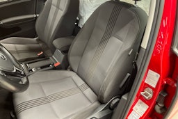 punainen Volkswagen Golf 2017 kuva 8.