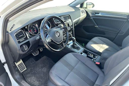 valkoinen Volkswagen Golf 2017 kuva 3.