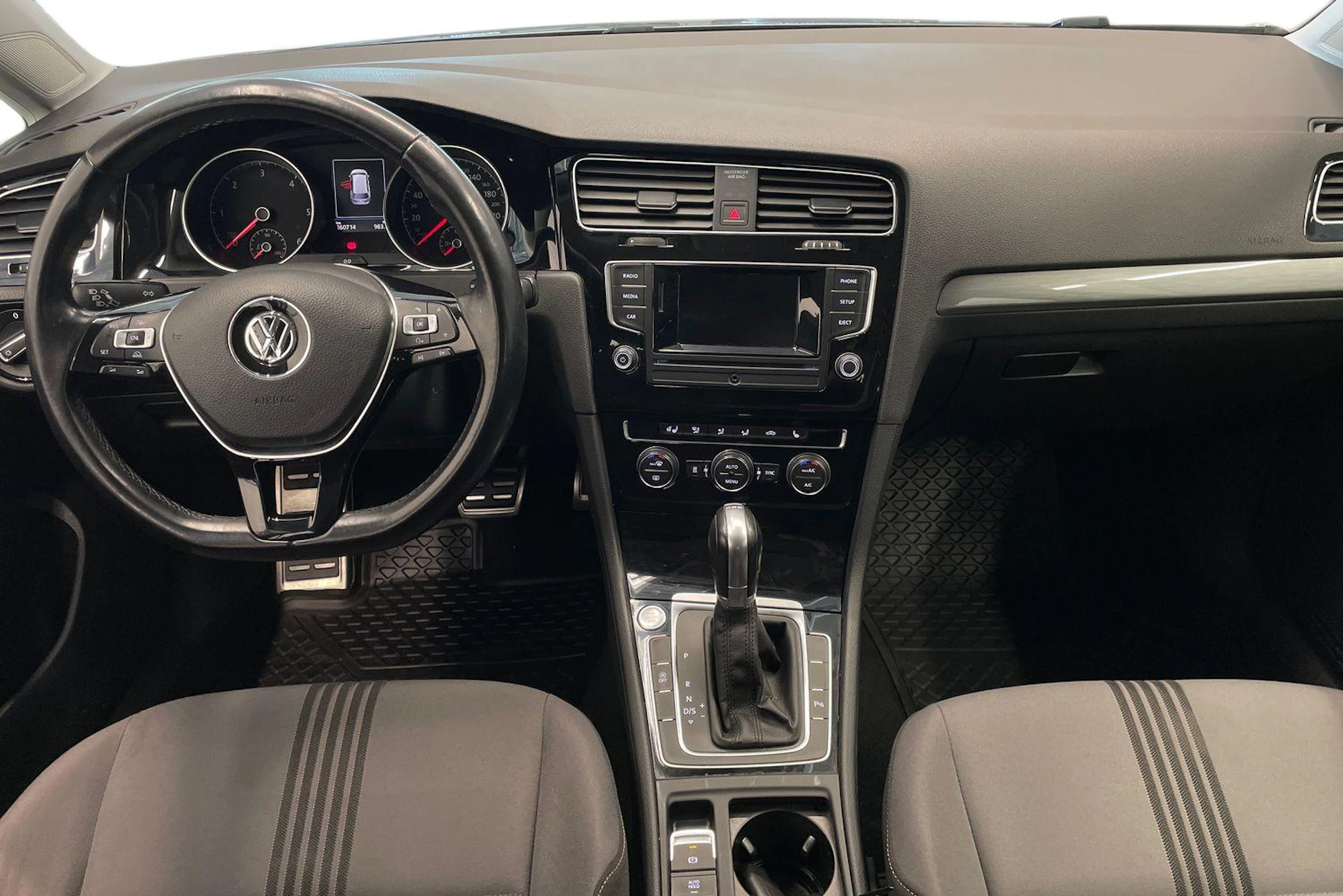 Harmaa Volkswagen GOLF 2017 kuva 7.