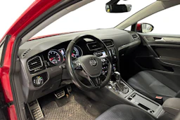 punainen Volkswagen Golf 2017 kuva 3.