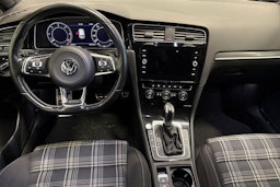 punainen Volkswagen Golf 2018 kuva 7.