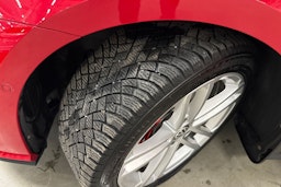 punainen Volkswagen Golf 2018 kuva 10.