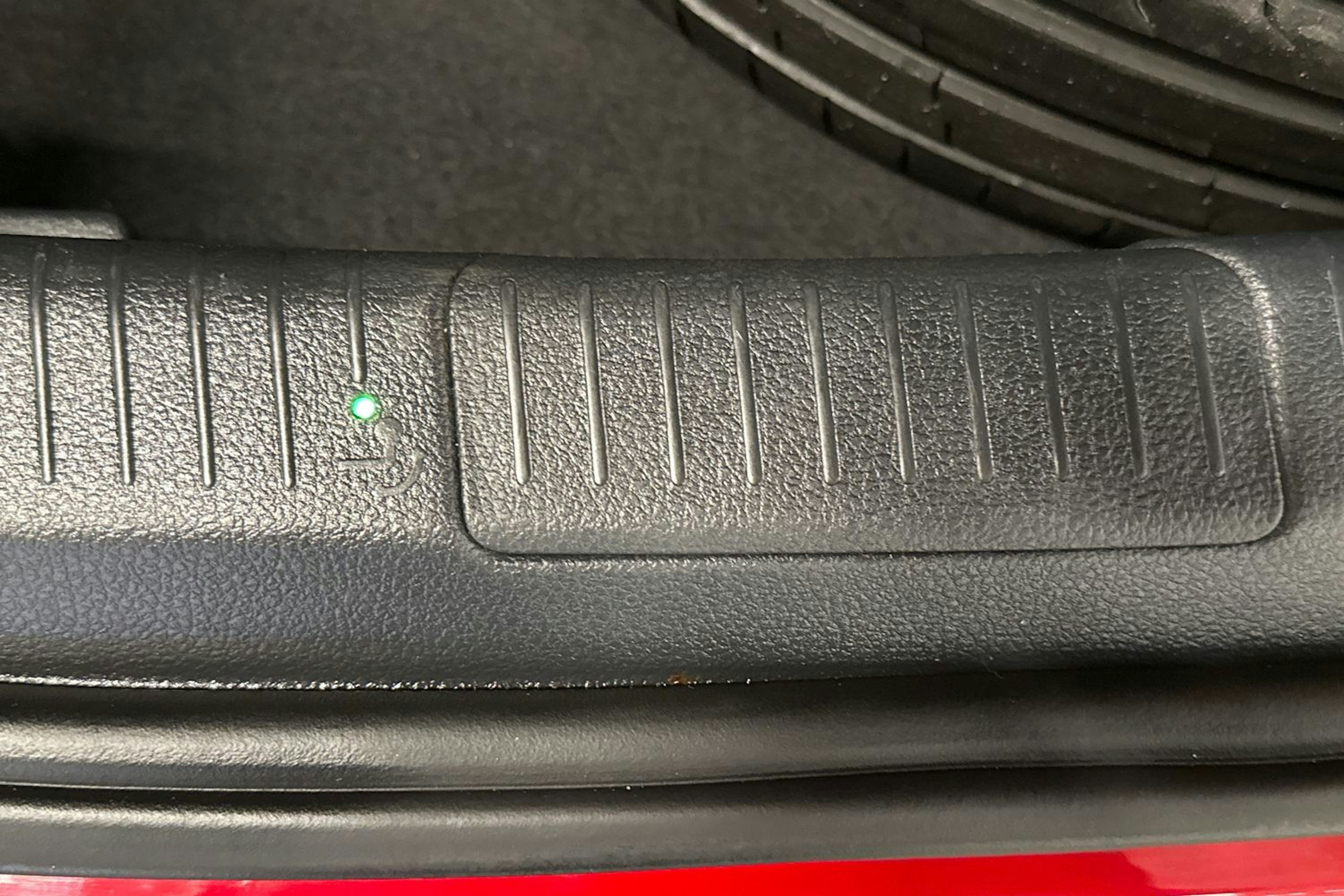 punainen Volkswagen Golf 2018 kuva 14.