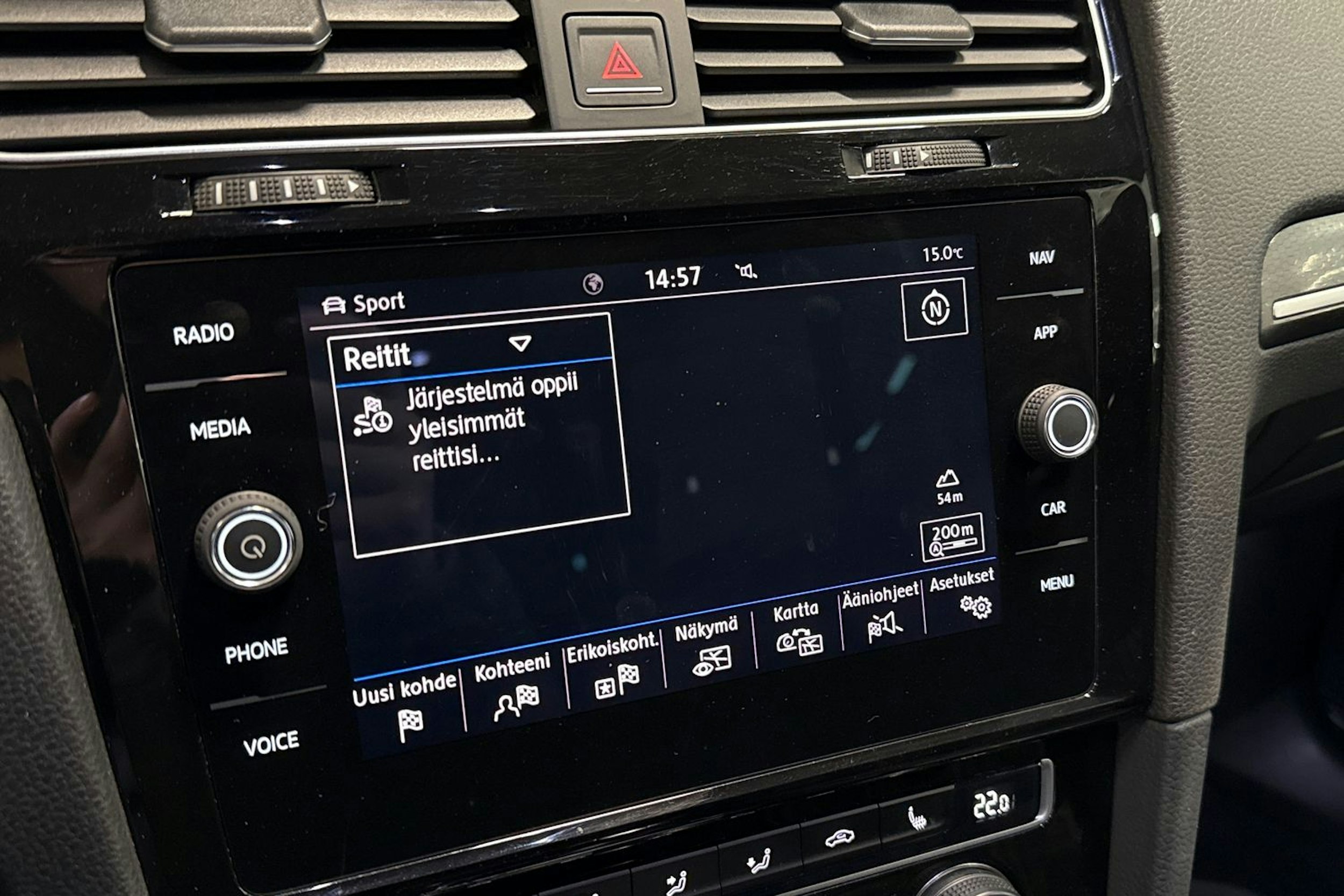 punainen Volkswagen Golf 2018 kuva 20.