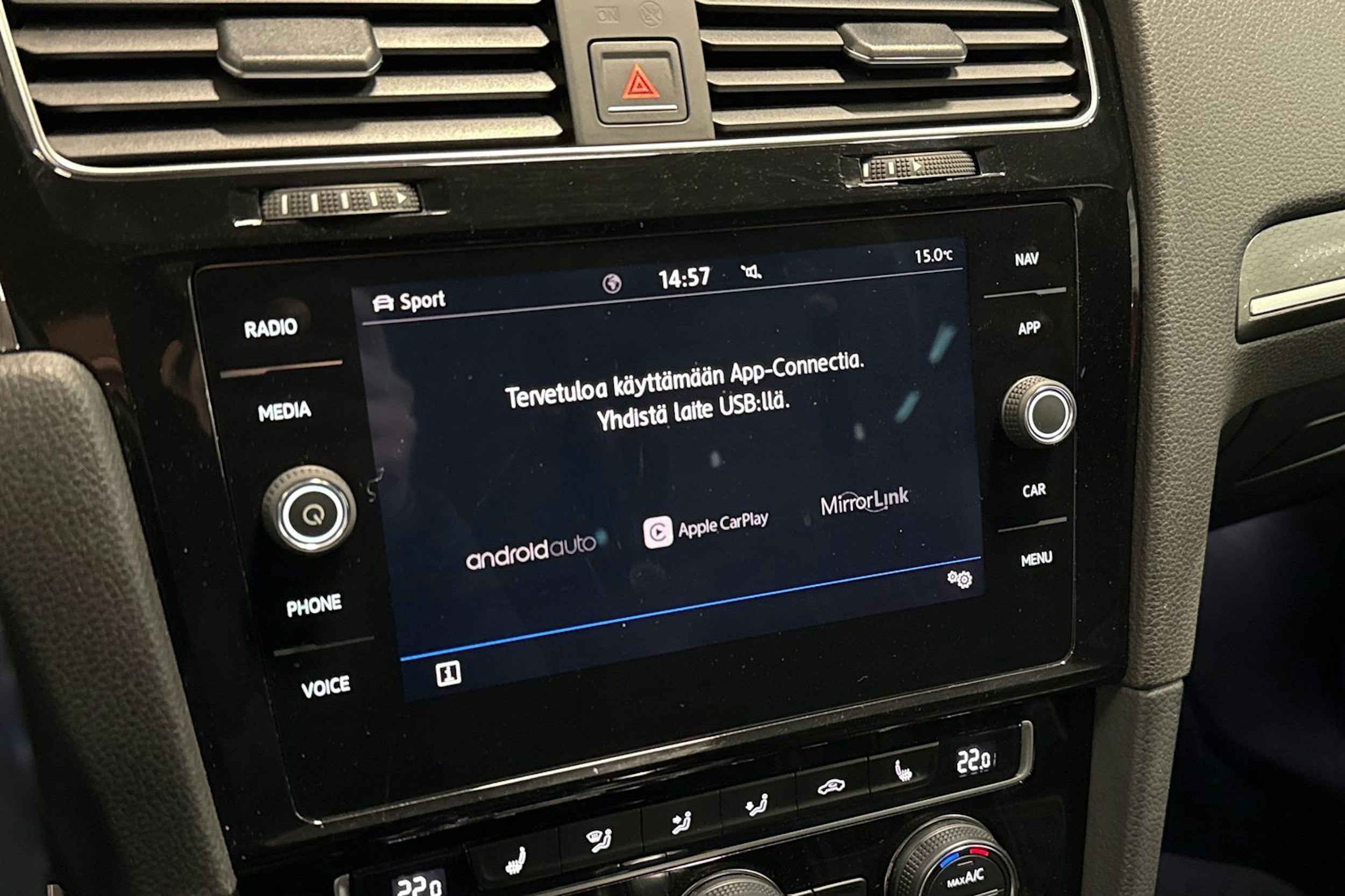 punainen Volkswagen Golf 2018 kuva 21.