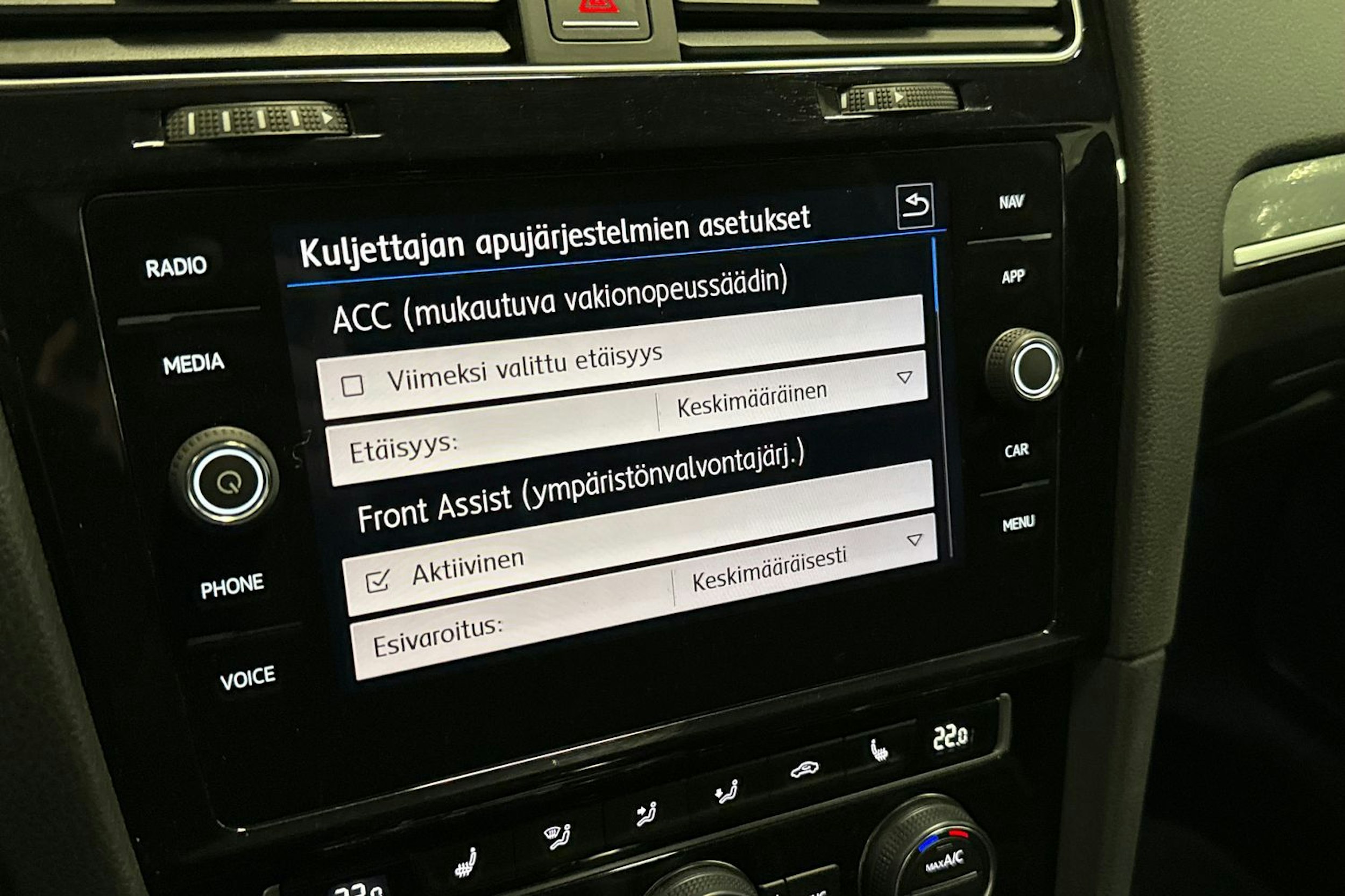 punainen Volkswagen Golf 2018 kuva 22.